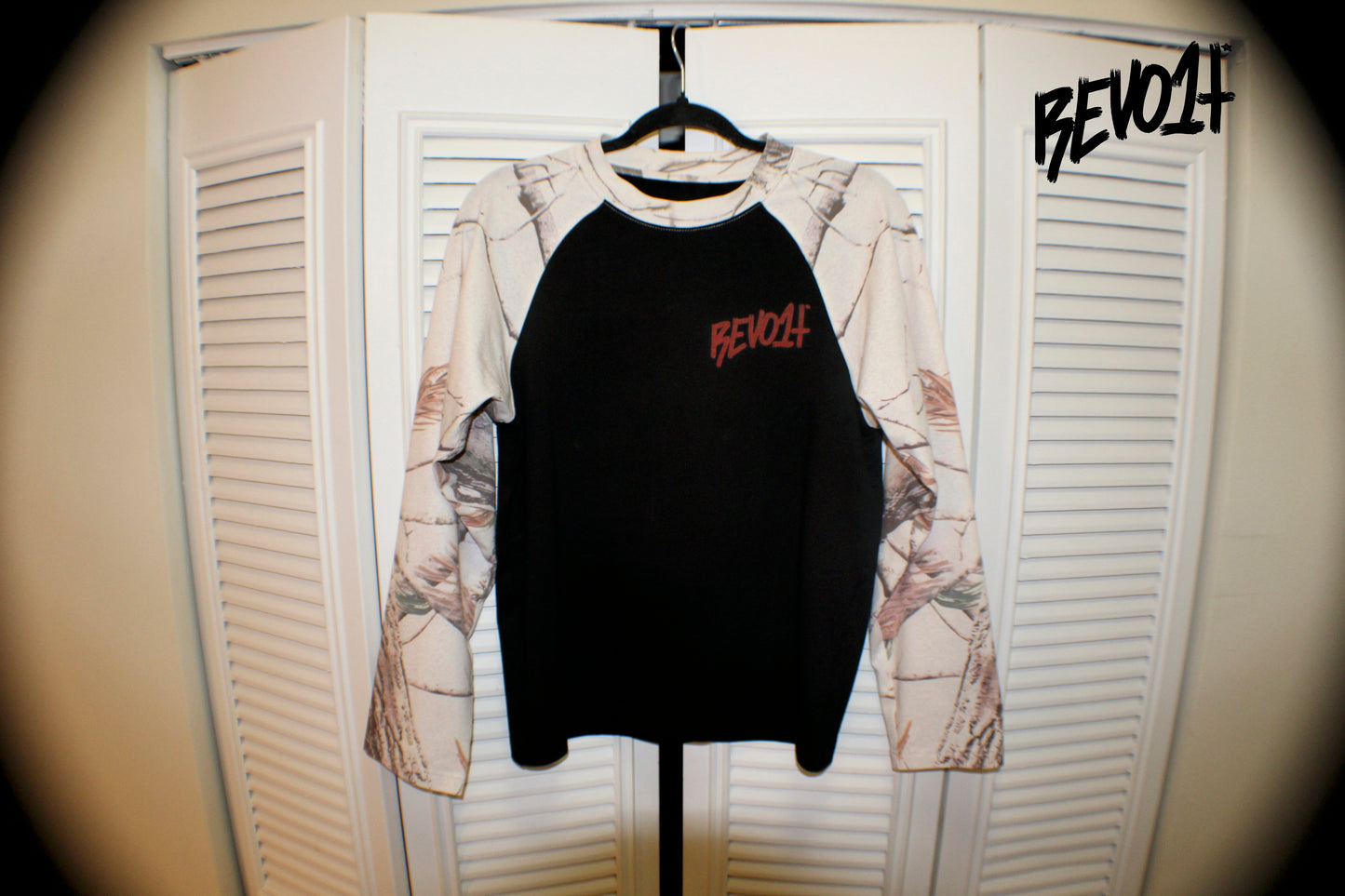SNOWFALL Raglan Cut Long Sleeve